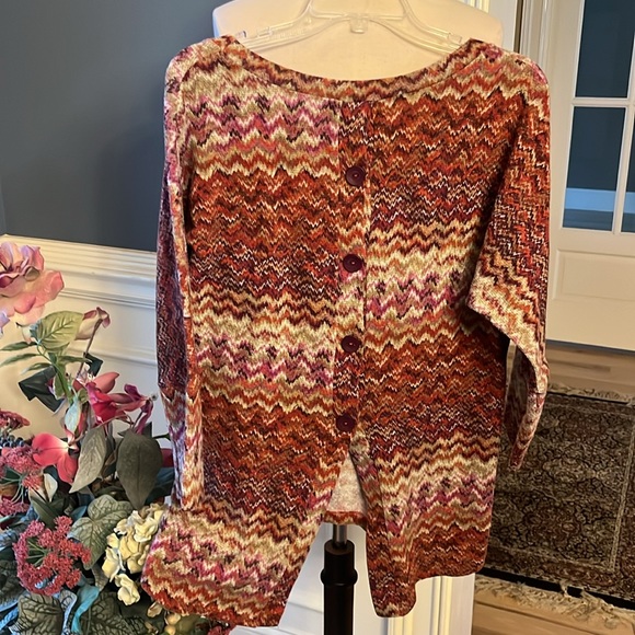 Envy Sweater Button Slit Back Womens Large Burgundy Tan Lightweight - Picture 9 of 12